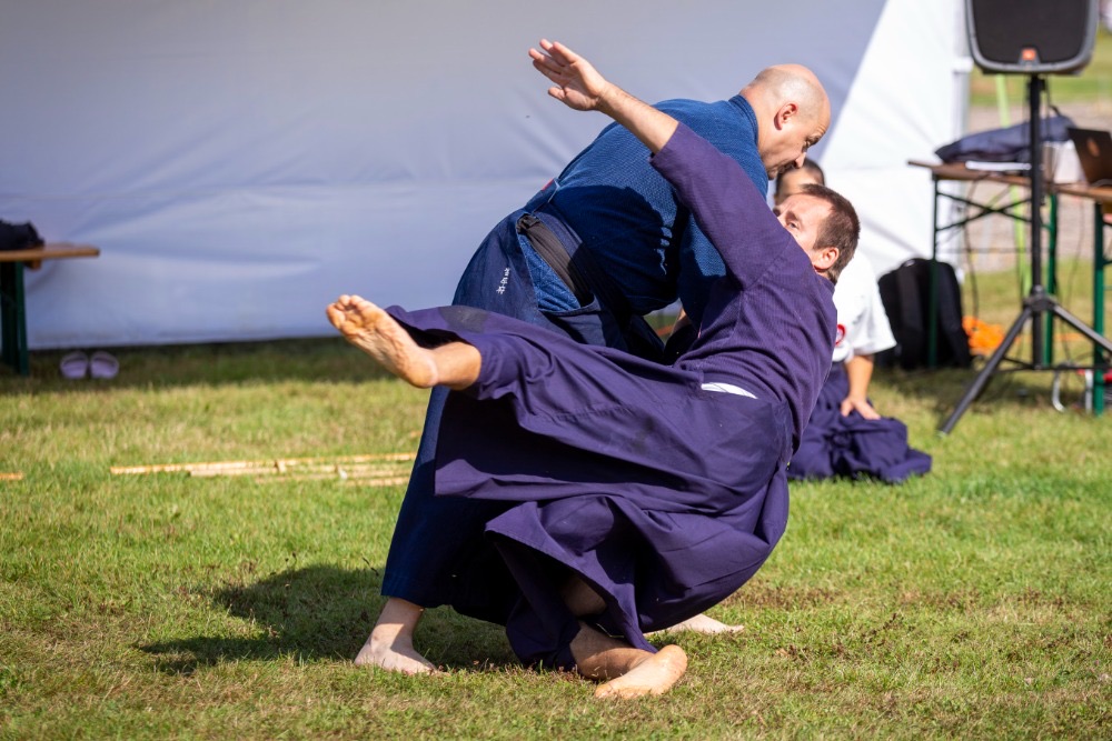 Ukázka Hiko-ryu Taijutsu — technika hodu