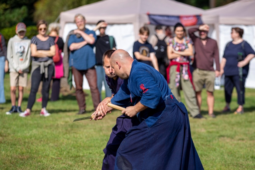 Ukázka Hiko-ryu Taijutsu — obrana proti noži